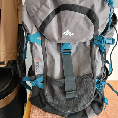 Sa à dos pour randonnée. Forclaz. 50 l. État Exceptionnel. Gris et bleu